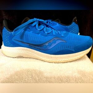 Saucony Freedom 4 Running Shoes. Men Size 9